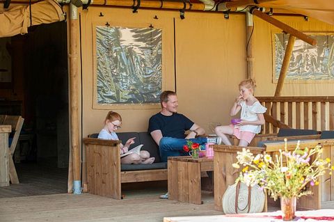 Tente de camping entièrement équipée (5p) - 2