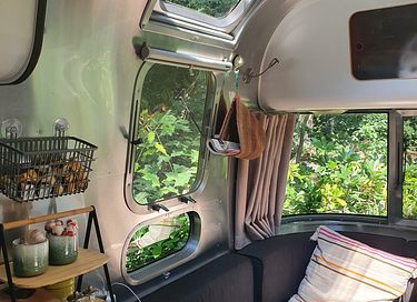 Authentieke Airstream caravan in het bos - 2