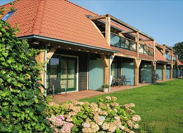 Luxury garden suite with whirlpool on Terschelling