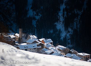 Geräumige Wohnung in denkmalgeschütztem Gebäude - 2