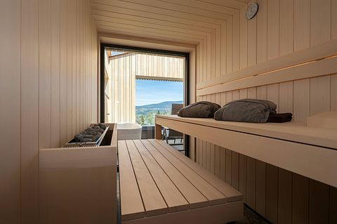 Luxury suite with a romantic outdoor tub - 3