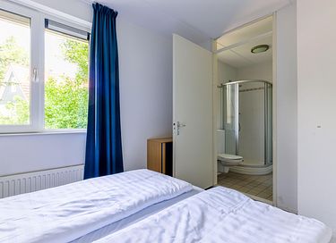 Ruime 8-persoons vakantiewoning aan het water - 11