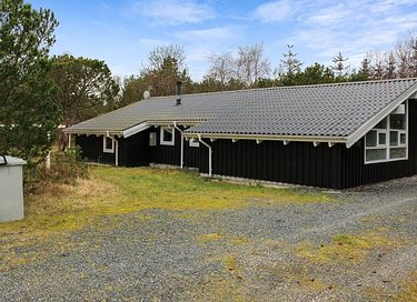 Ferie tæt på havet med sauna og pool