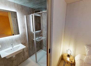 Unieke 'hotelkamer' in een dijk (Zeeland) - 11