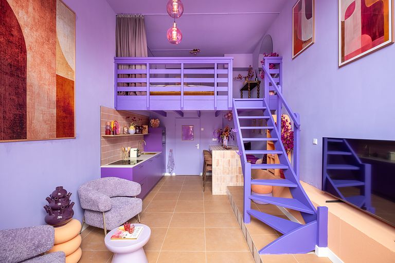 Stilvoll übernachten in einer violetten Oase - 1