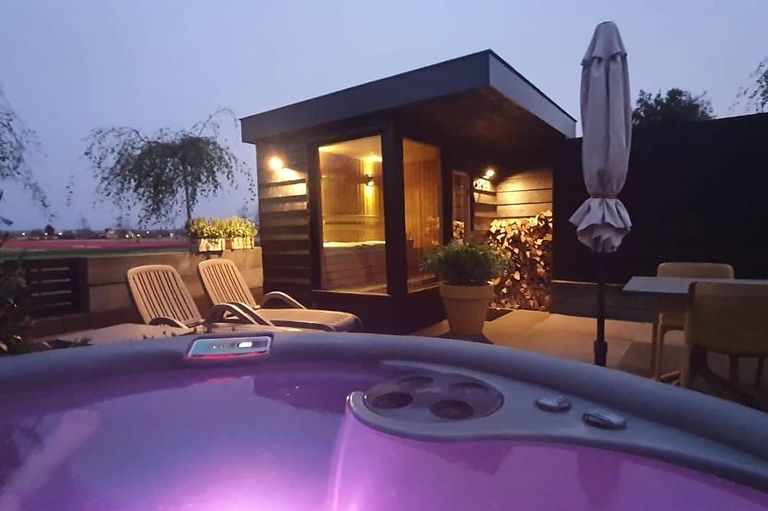 Tiny House with sauna and jacuzzi - 1