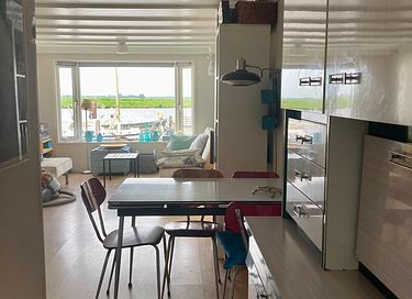 Cozy chalet right on the water - 3