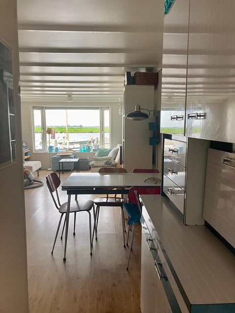 Cozy chalet right on the water - 3