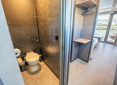 Romantisches Tiny House auf dem Wasser - 8