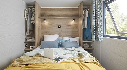 Overnight stay in a tiny house - 5