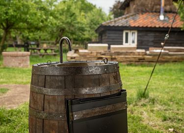 Sleeping in a romantic wine barrel - 16