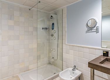 Luxe appartement met zeezicht in Spanje - 25