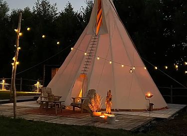 Slapen in een romantische tipi met hottub - 2