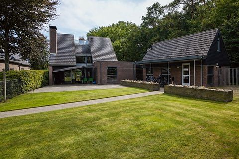 Spacious family home on the edge of the woods - 2