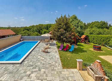 Group accommodation with private pool and sauna - 21
