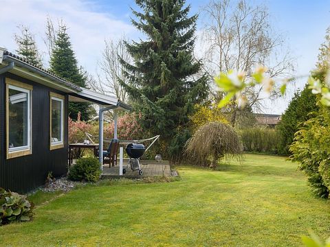 Vakantiehuis omringd door groen met tuin - 5