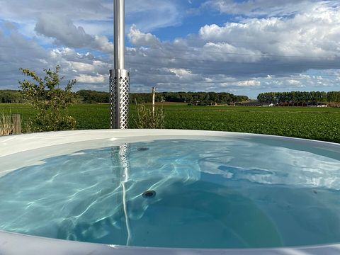 Glamping dome met hottub en uitzicht - 3