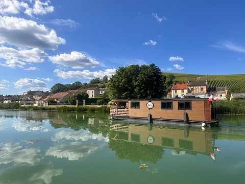 Woonboot met hottub in de Champagne streek - 3