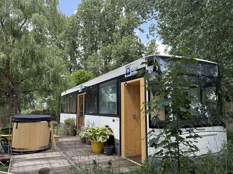 Hébergement spécial dans un bus avec jacuzzi - 1