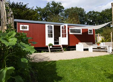 tiny house dans le style d'une roulotte - 3