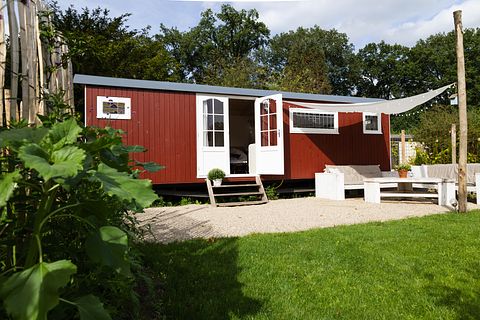 tiny house dans le style d'une roulotte - 3