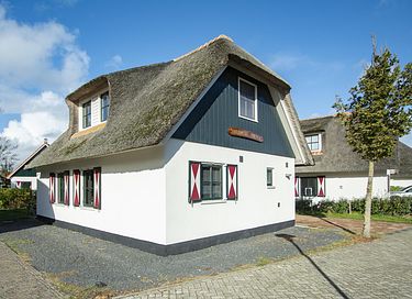 Attractive vacation home with whirlpool - 23