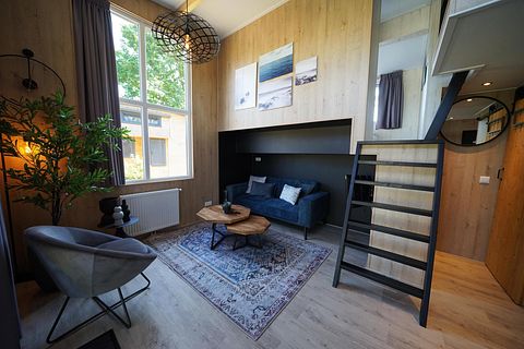 iny house dans le Flevoland au bord d'un lac - 4