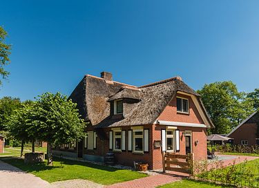 Ferme de vacances spacieuse dans un beau parc - 2
