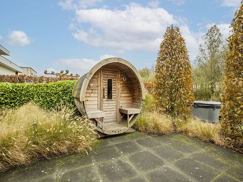 Luxe wellnessaccommodatie aan het water - 3