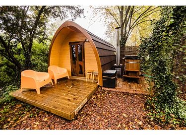 Cozy forest pod with hot tub