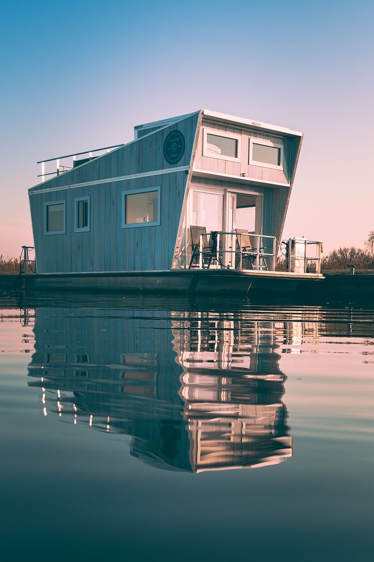 Een luxe overnachting op een unieke huisboot  - 1