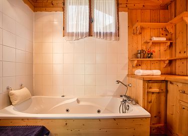 Chalet tussen de bergen met uitzicht - 6