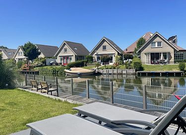 Vakantiewoning (6p) op waterrijk park 