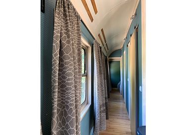 Sleep in an old-fashioned train carriage - 8
