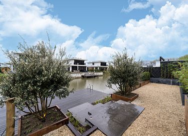 Villa met tuin en wellness aan het water - 2