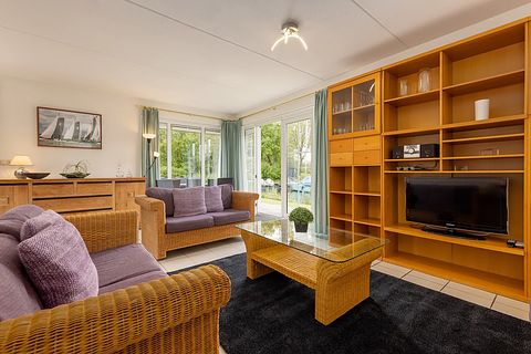 Vrijstaand vakantiehuis (8p) aan het water - 3
