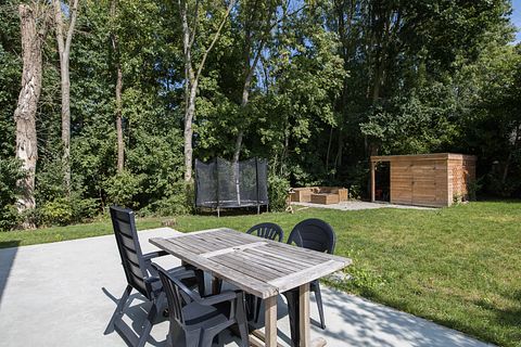 Maison familiale moderne et lumineuse avec grand jardin - 3
