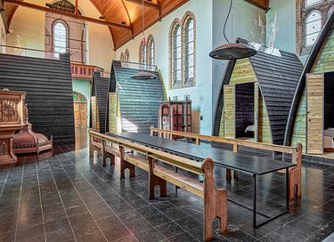 Logement de groupe unique (12p) dans une église - 2