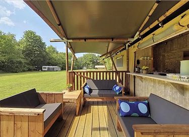Luxe glamping met stortdouche bij een meer - 3