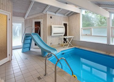 Ferie tæt på havet med sauna og pool - 4