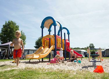 Lodge adapté aux enfants avec une grande véranda - 10