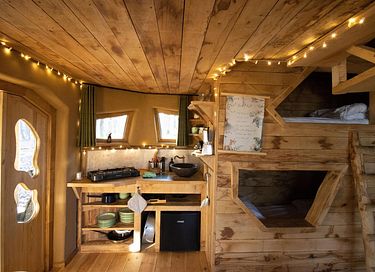 Einzigartiges Hobbit-Haus im Wald - 4