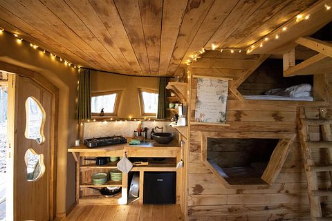 Einzigartiges Hobbit-Haus im Wald - 4