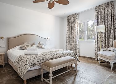 Luxury villa near the sea for up to 20p. - 20