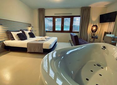 Luxe suite met bad in uniek boshotel - 2
