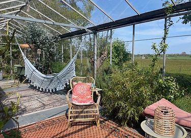 Spend the night in an orangery with hot tub - 6