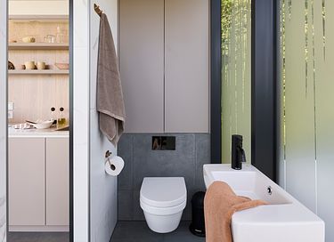 Einzigartiges Spiegelhaus mit Whirlpool in Norwegen - 25