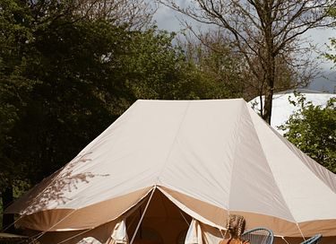 Familie Bell Tent op glamping park - 17
