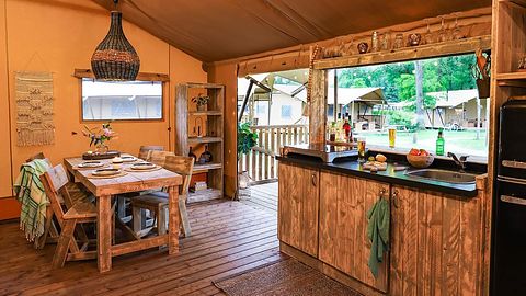 Glampingtent met sanitair en veranda  - 4