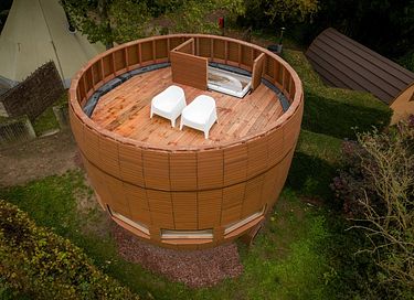 Unique accommodation with built-in jacuzzi - 3
